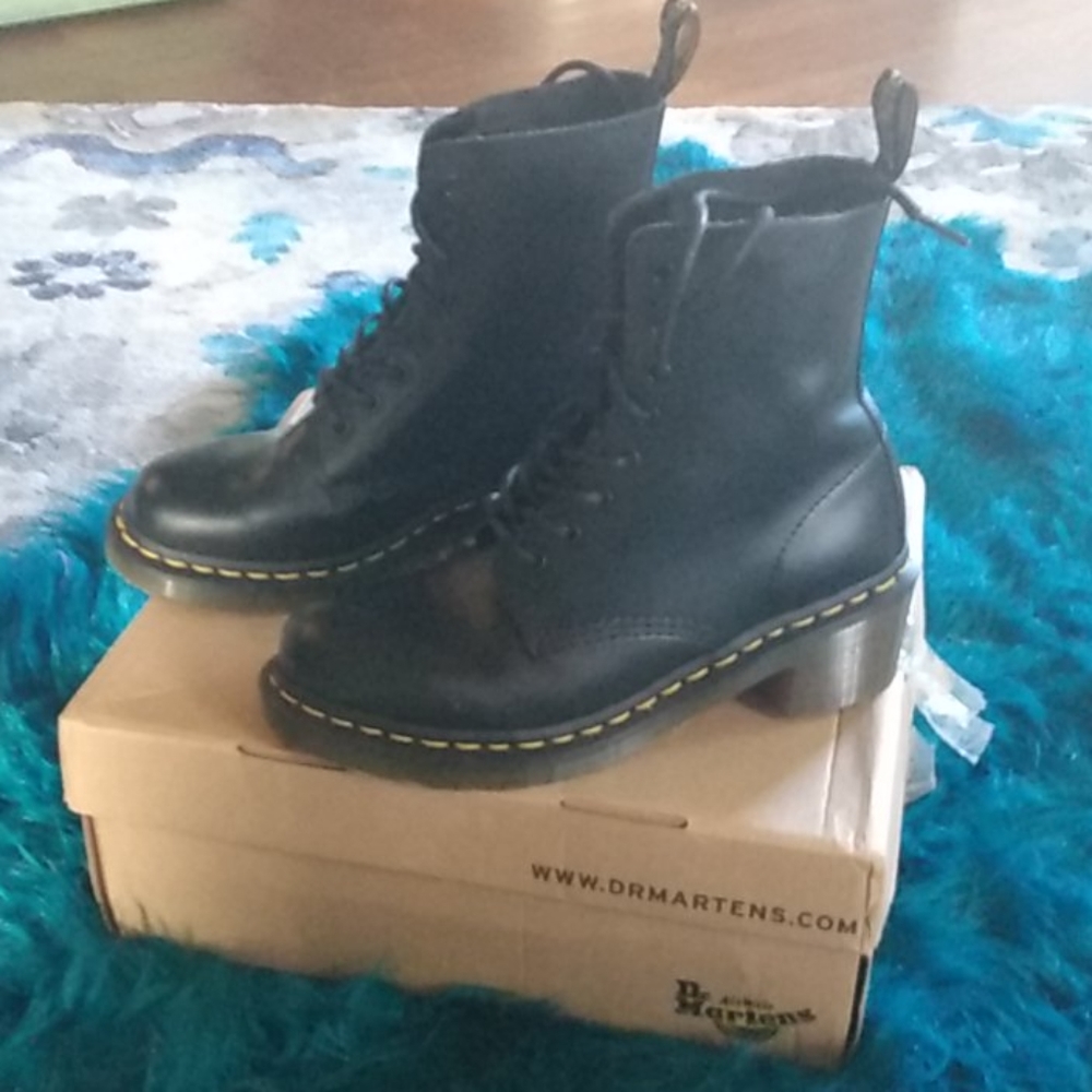 Dr Martens Clemency boots